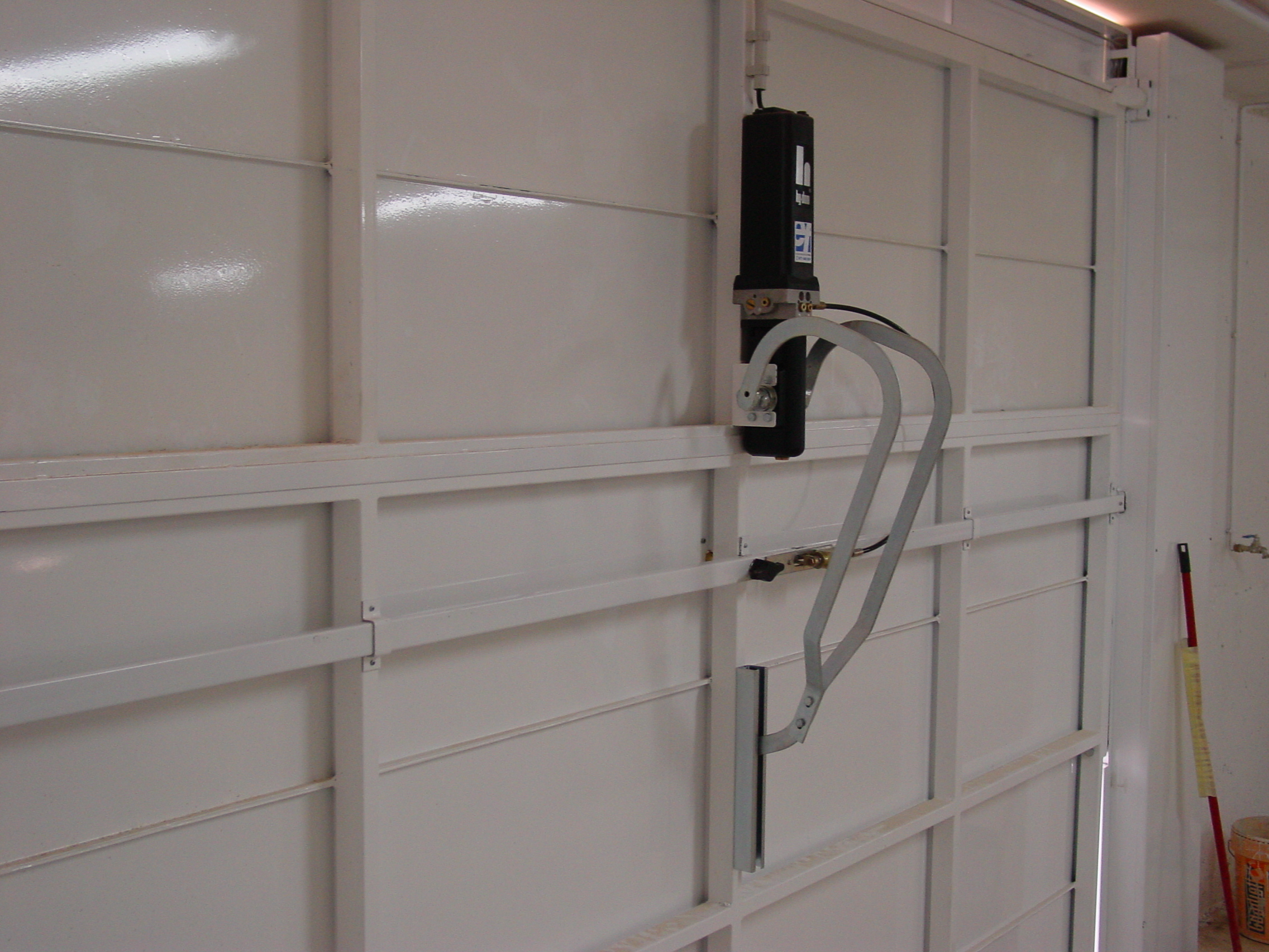 Comerciante Escultor veneno Porqué escoger un automatismo hidráulico para la puerta de mi garaje? | Blog